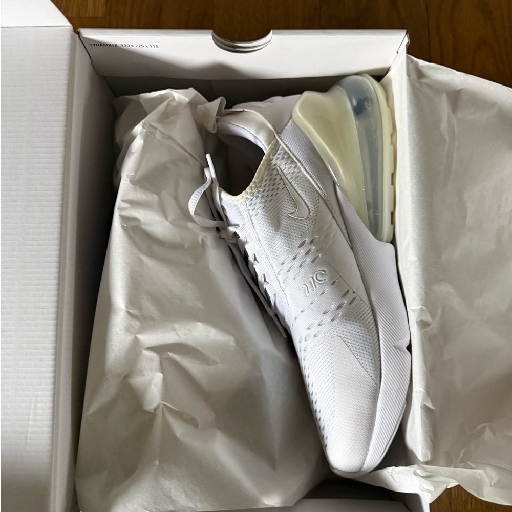 Nike 270 Air Max - Picture 6 of 7